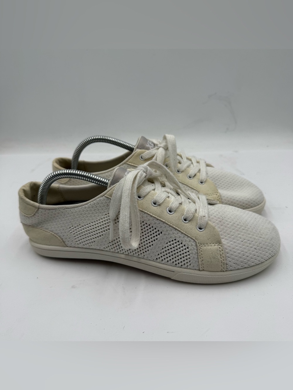 B52 Xero Shoes Dillon Shoes Womens Size 10 White Canvas Walking Sneakers